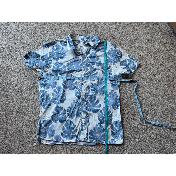 American Eagle Short Sleeve shirt, Hawaiian Floral print; Medium - Picture 6 of 7